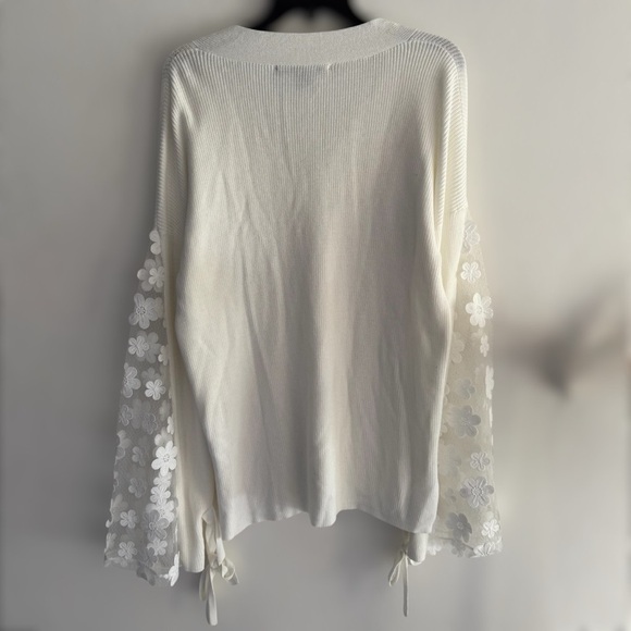 French Connection White Caballo Floral Lace Sleeve Sweater Sz M Coquette V Neck - Picture 4 of 7